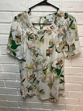 Liz Claiborne Floral Top Flutter Sleeve Ladder Lace Trim Size M